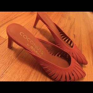 Never worn Coconuts by Matisse